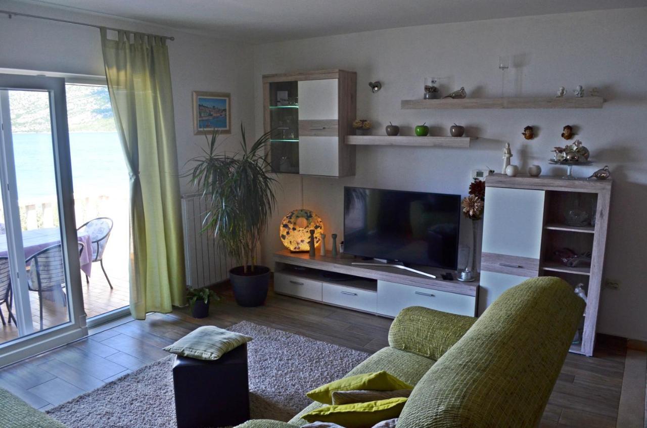 Apartments Rina - Kneze Račišće Εξωτερικό φωτογραφία
