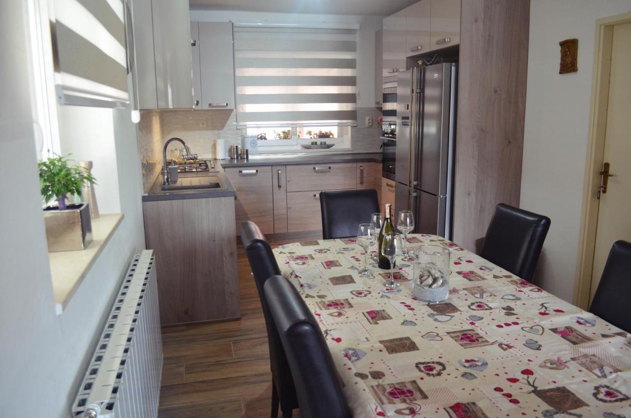 Apartments Rina - Kneze Račišće Εξωτερικό φωτογραφία