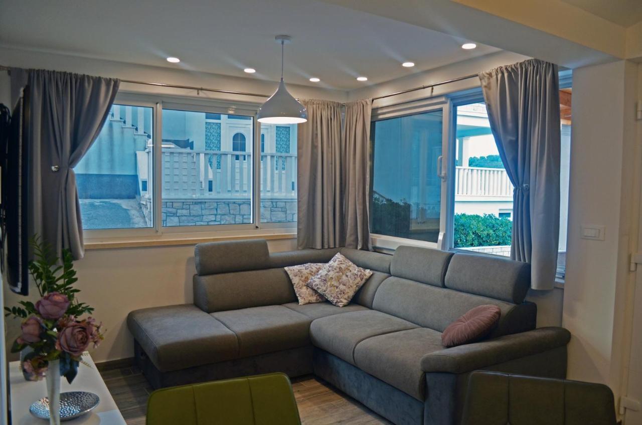 Apartments Rina - Kneze Račišće Εξωτερικό φωτογραφία