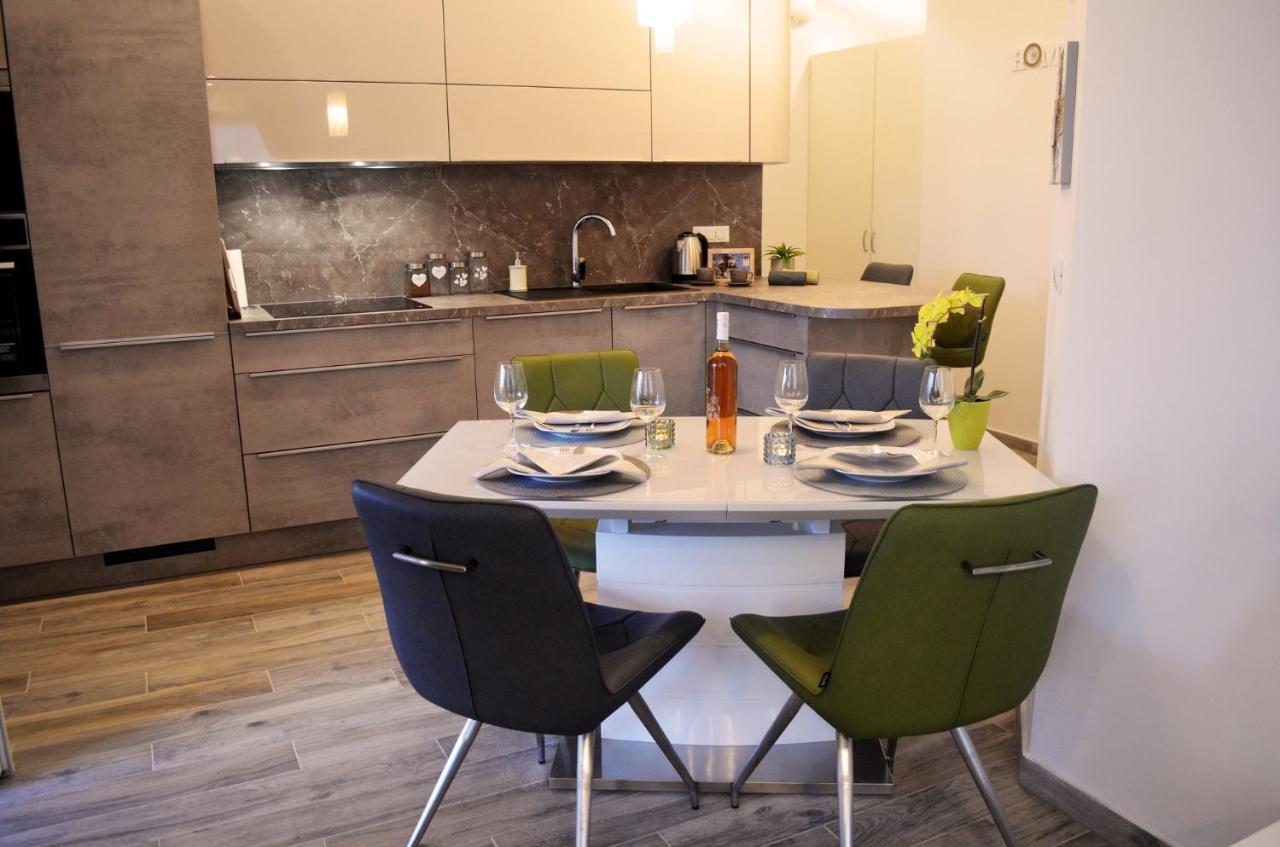 Apartments Rina - Kneze Račišće Εξωτερικό φωτογραφία
