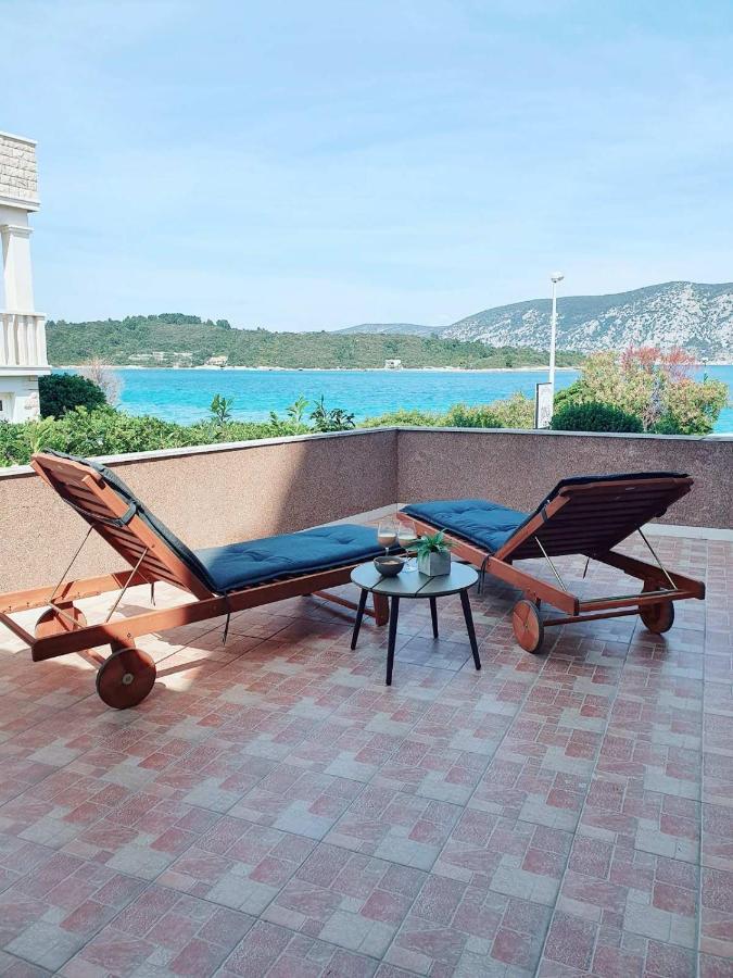 Apartments Rina - Kneze Račišće Εξωτερικό φωτογραφία