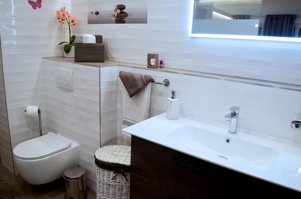 Apartments Rina - Kneze Račišće Εξωτερικό φωτογραφία