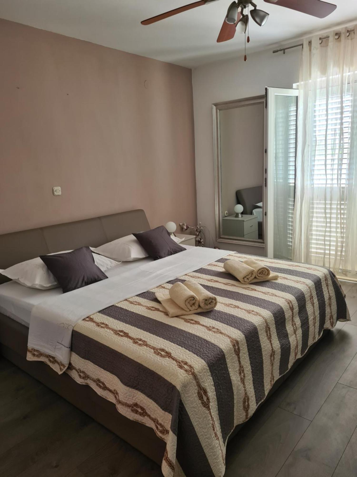 Apartments Rina - Kneze Račišće Δωμάτιο φωτογραφία